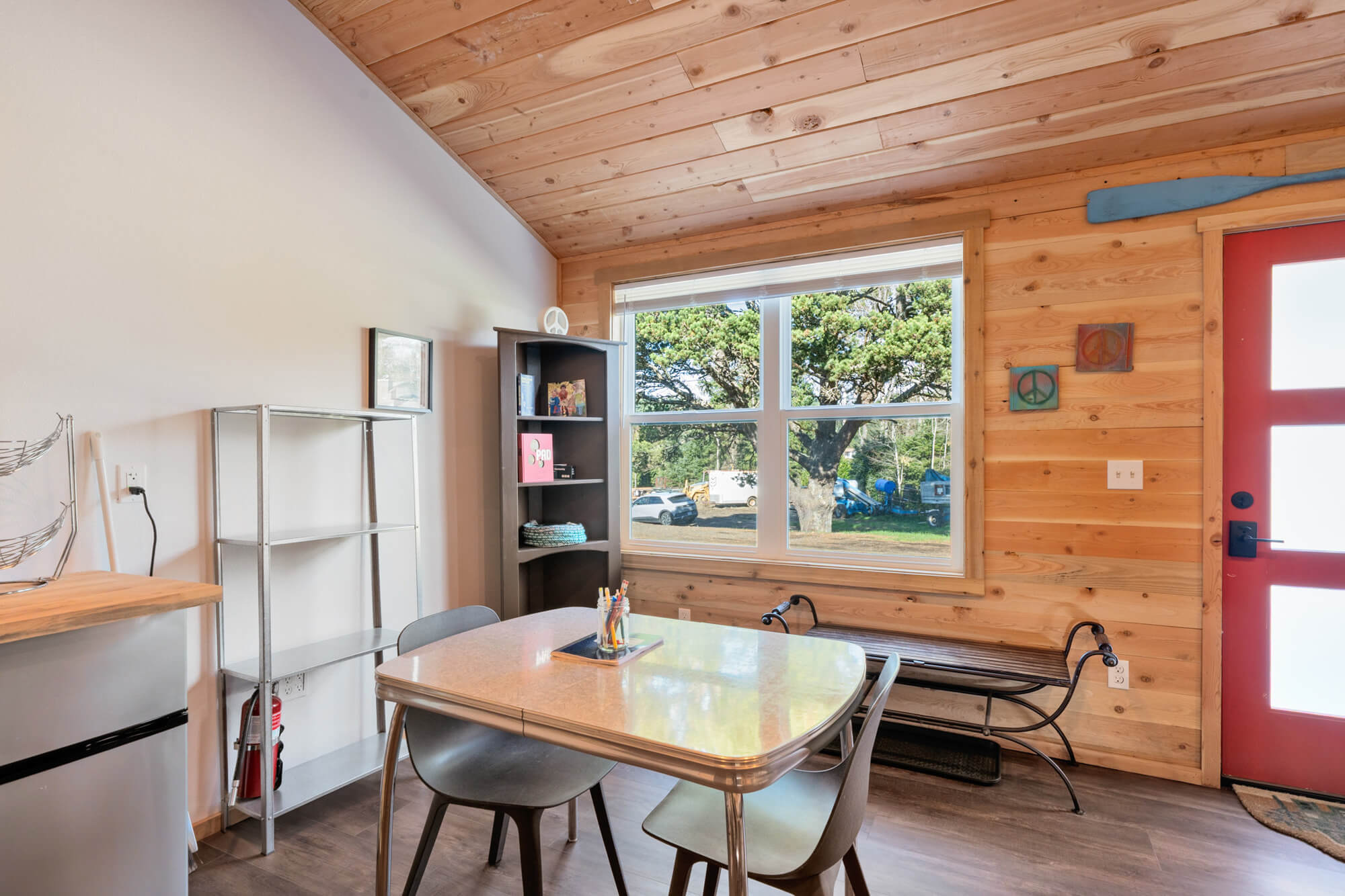 suite-3-dining-space