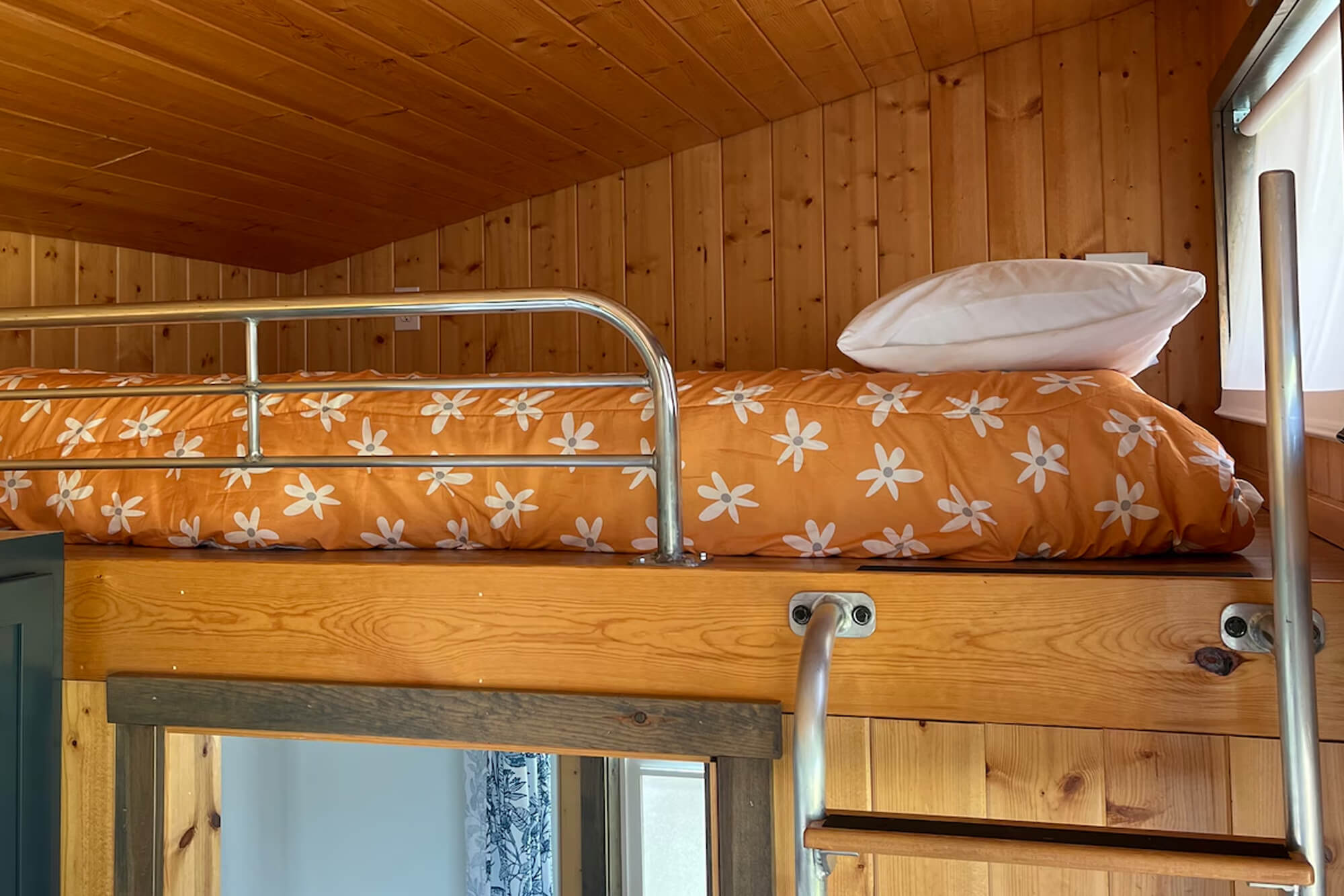 tiny-home-loft